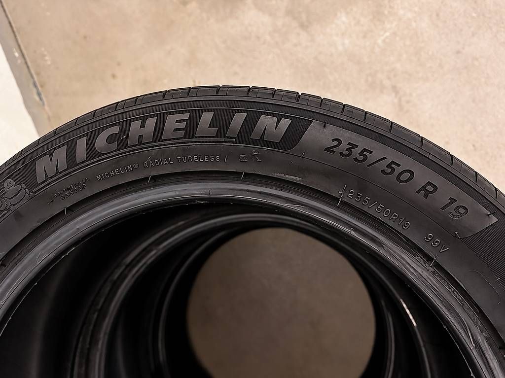 Pneus & Roues: Pneus été Michelin 235/50 R19 99V – Neuf avec emballage d'origine à Bellevue par Sybe66 1