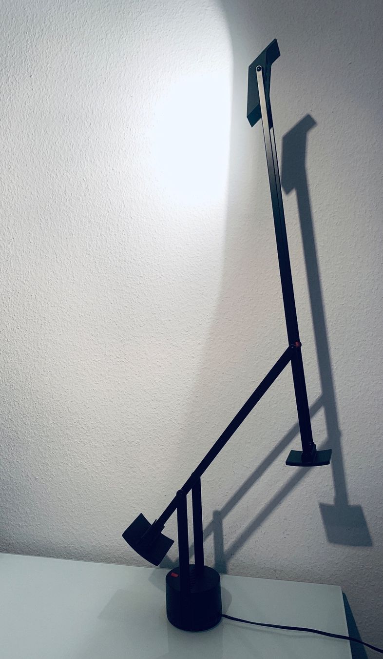 Artemide Lampen: Artemide Tizio 50, Design Büroleuchte – Gebraucht aus Bern von Flora.Sonea 3