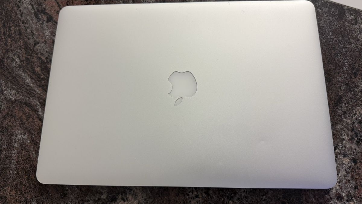 Apple Notebook: Apple MacBook Pro 15" Nur mit Windows 11 Pro. Zoll – Usato da St.Gallen venduto da gauwo 6