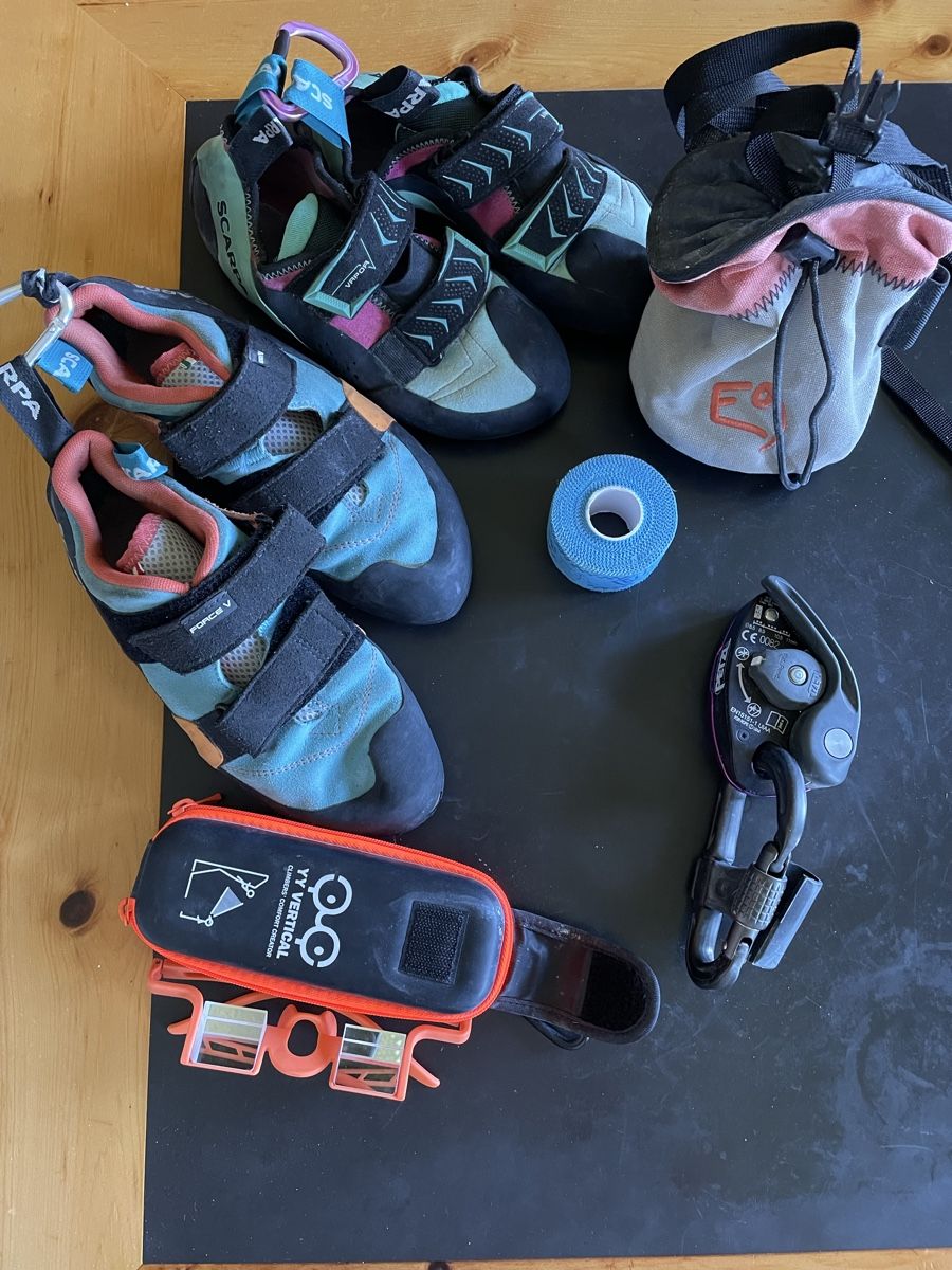 Pareti & prese d'arrampicata: Kletterausrüstung Set – Usato da Zugerberg venduto da rob_jl6j