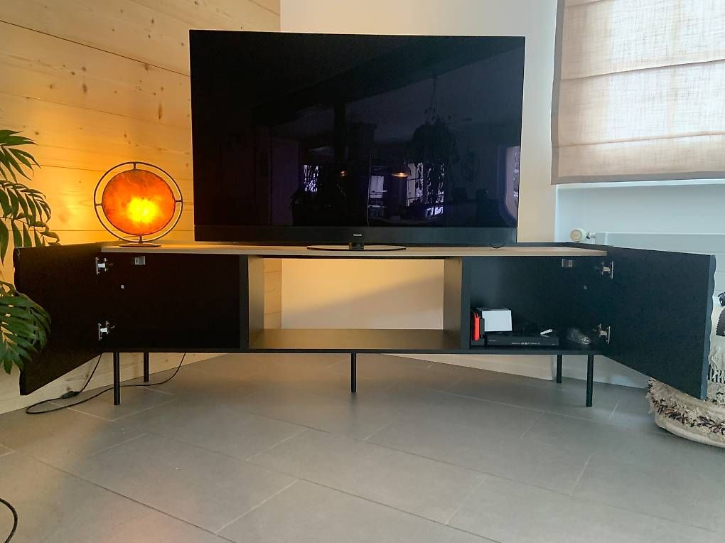 Mobili TV: Meuble tv – Usato da Les Brenets venduto da Sibis1 1