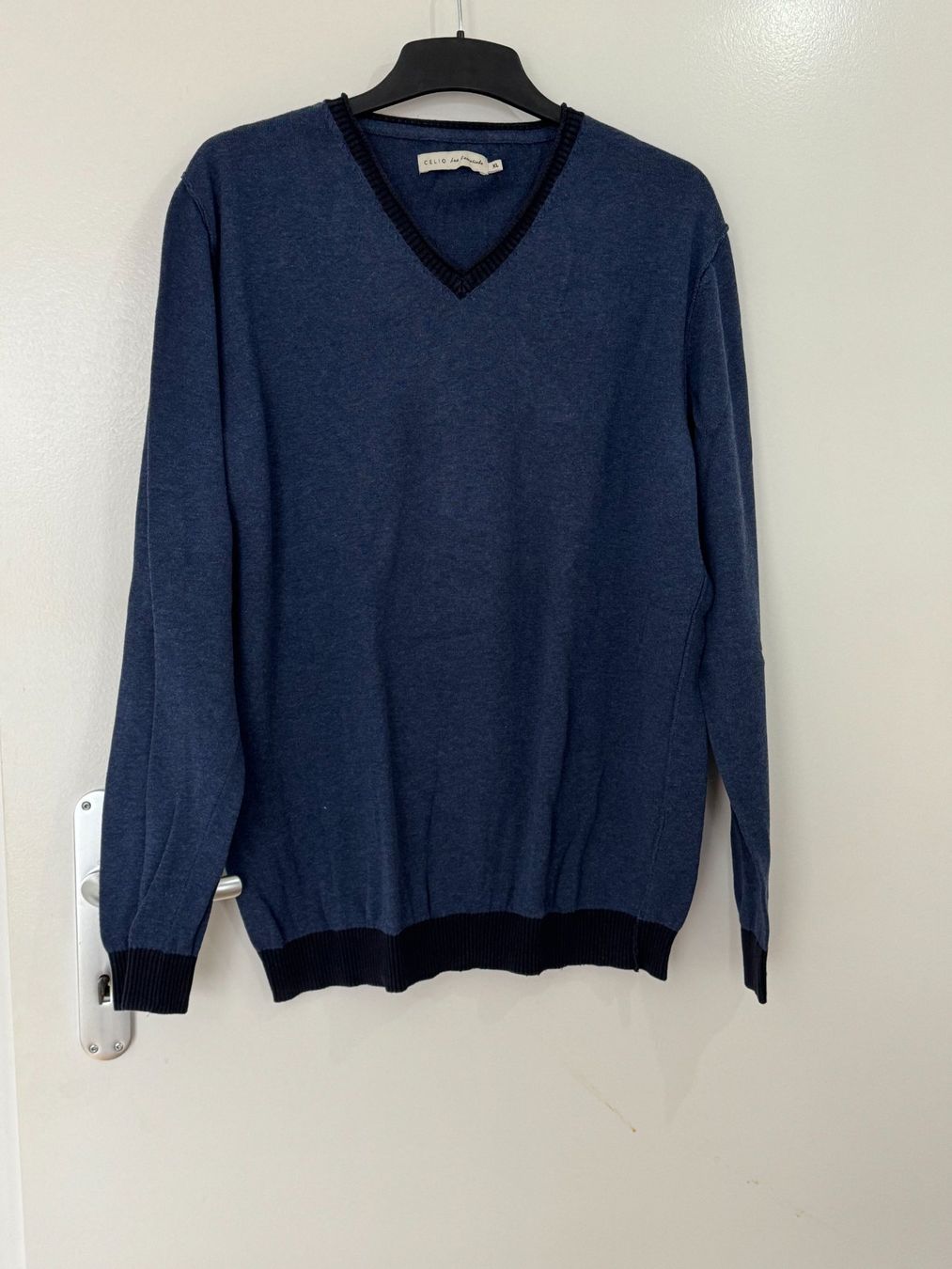 Pullover & Sweatshirts: Pull bleu Celio Taille XL – Gebraucht aus Yvonand von log_t9ks