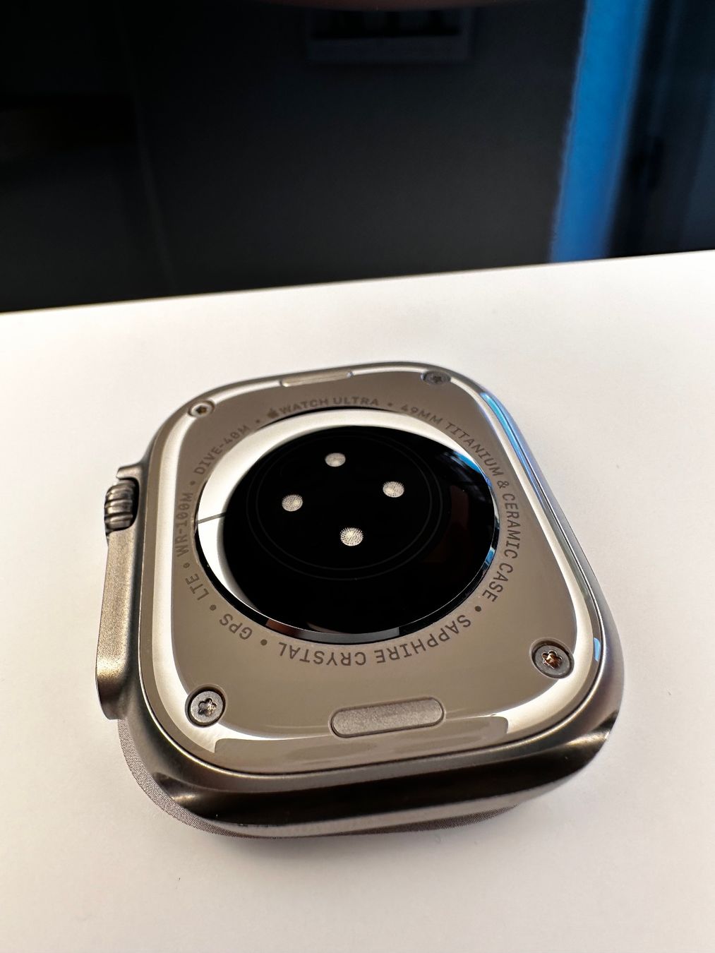 Apple Smartwatch: Apple Watch Ultra 2 Titan – Gebraucht aus Zürich von soupsoupsoup 3