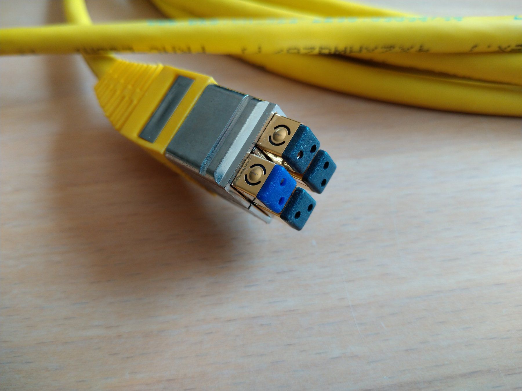 BKS Cavi: BKS Homenet Gigabit Ethernet Patchkabel 5 m lang, gelb – Usato da Winznau venduto da Cassjopaya 1