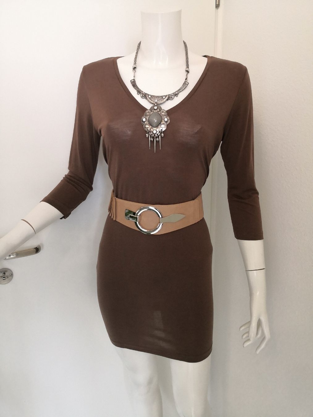 Mango Robes: 🤩MANGO KLEID BRAUN & V-SCHNITT – Neuf (Voir description) à Olten par Naja-Twins-Twins 3
