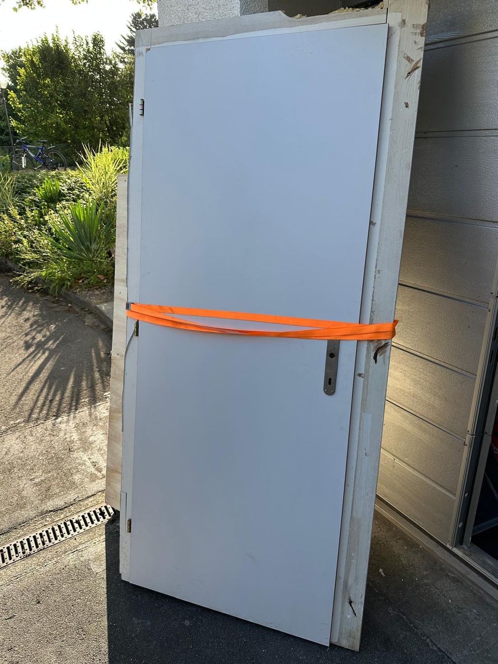Portes: kllertüre mit Rahmen – D'occasion à Spreitenbach par Space_X 2