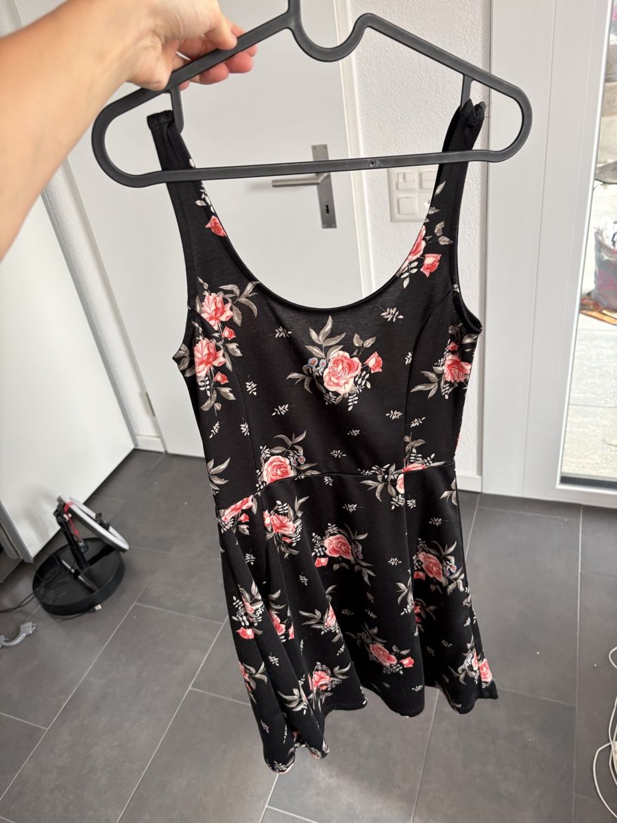 Robes: Sommerkleider – D'occasion à Niederglatt ZH par mel_Lambert 9