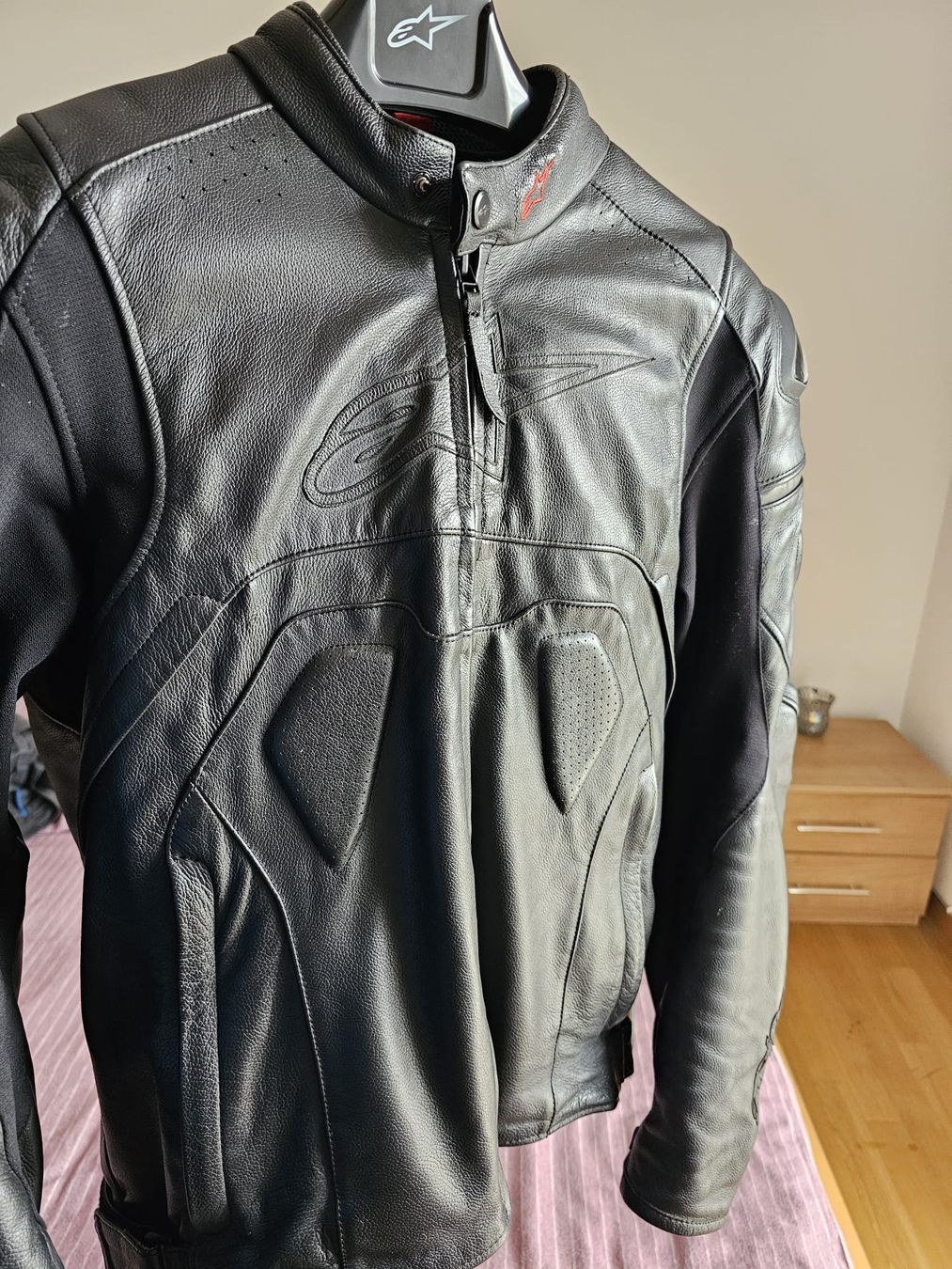 Alpinestars Completi: Combinaison Moto Alpinestars Cuir – Usato da Bulle venduto da Cargomez