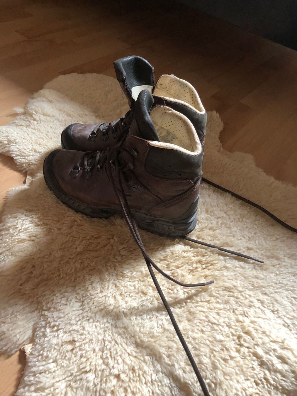 Scarpe da donna: Wander Schuhe aus yakleder – Usato da Oberglatt ZH venduto da Hero1512