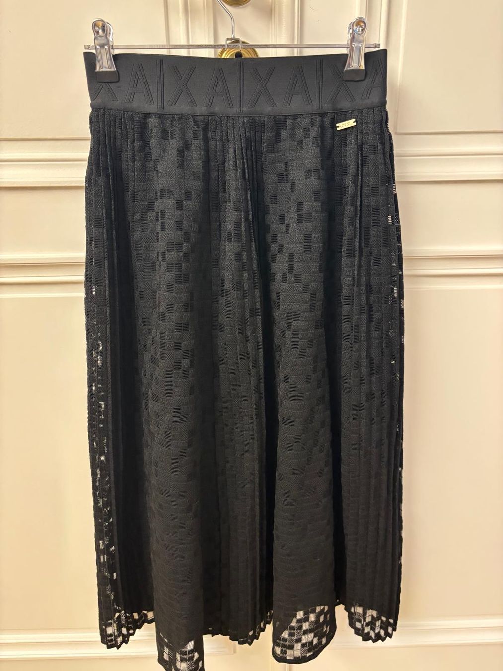 Armani Jupes: Jupe Armani Exchange taille O – D'occasion à Conches par chn_hgl6