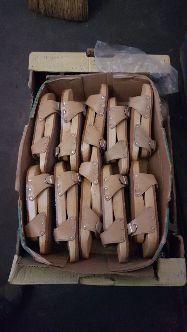 Herrenschuhe: HOLZZOGGELI 2500 Paar ab 1Franken – Defekt aus Thun von Samoch 2
