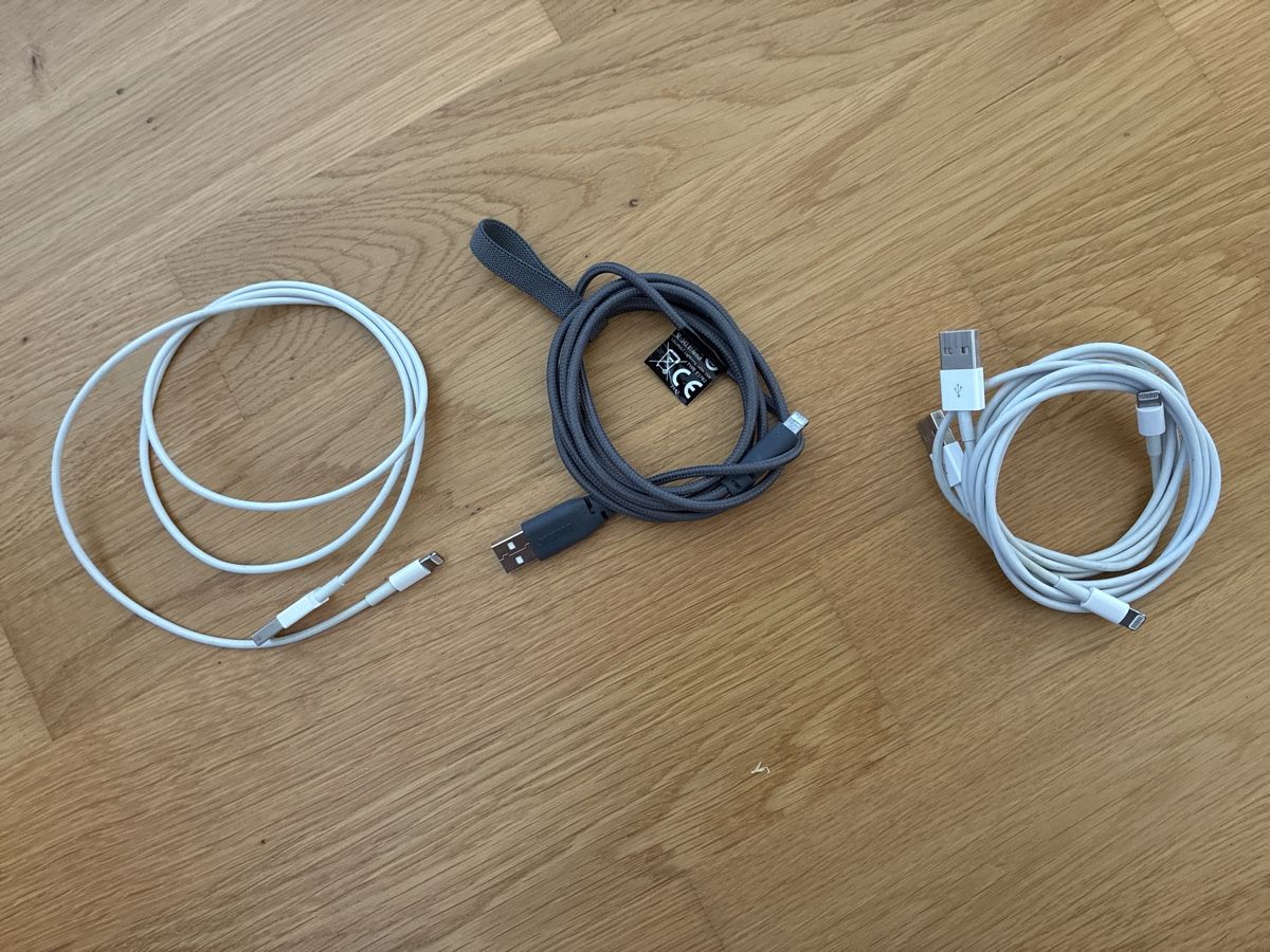Kabel: Ladekabel 3 Stk. USB zu Lightning – Gebraucht aus Birmenstorf AG von Midget0