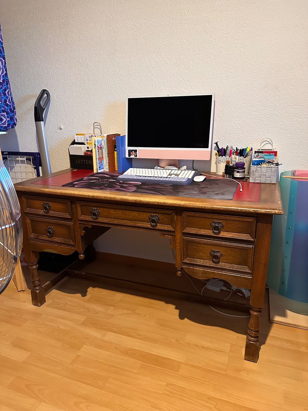 Scrivanie: Altes Büro Holztisch – Usato da Thörigen venduto da Molise76