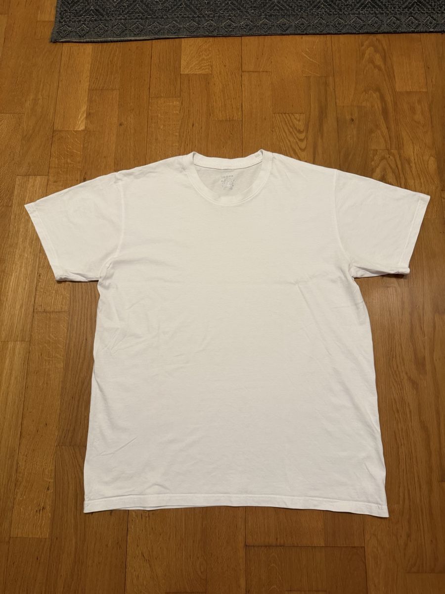 T-shirt: weisses Basic Tshirt in Grösse L.  Neuwertig. Nie getragen.  – Nuovo (secondo la descrizione) da Adliswil venduto da StephanieAnnina
