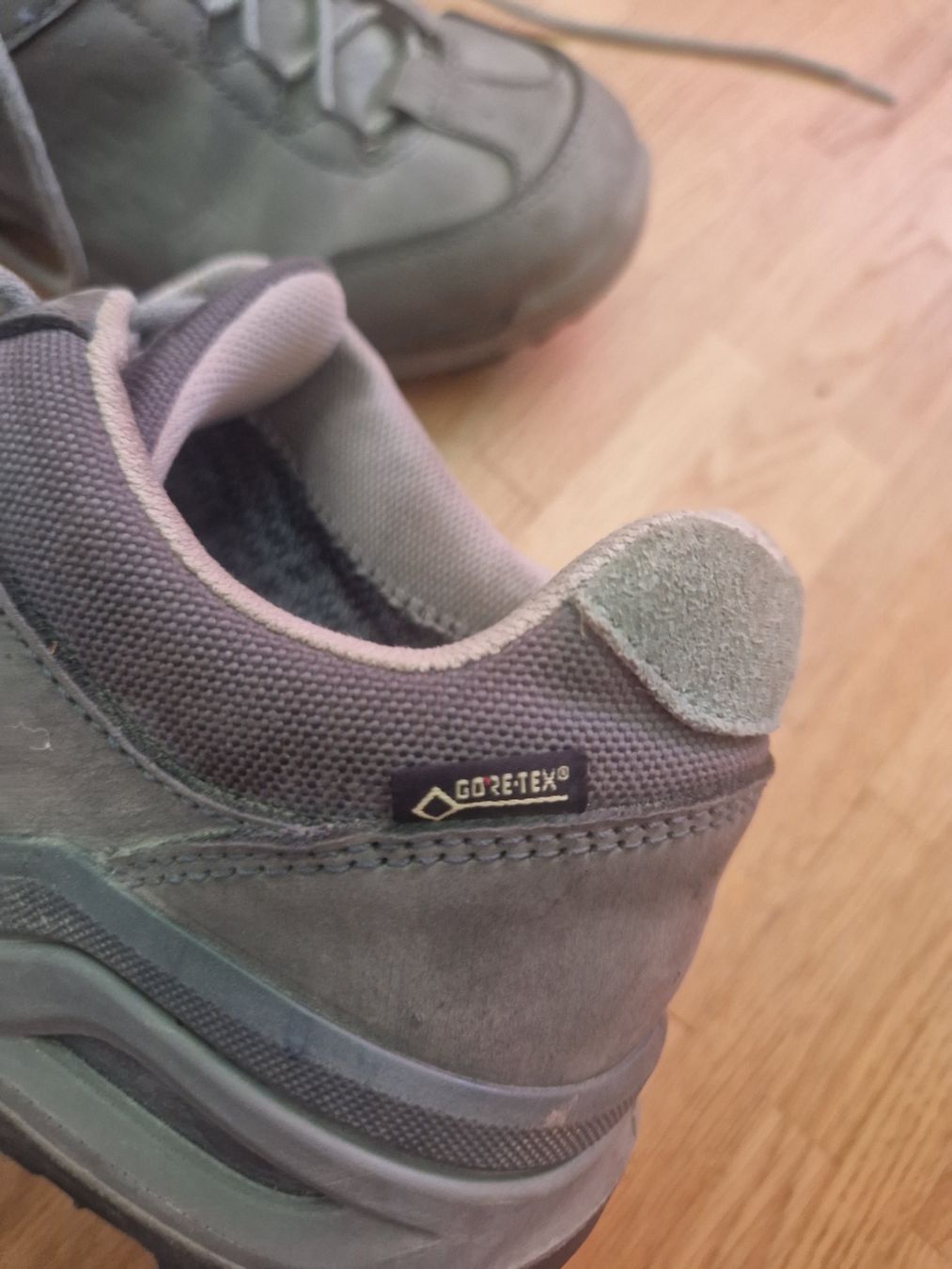 Lowa Damenschuhe: Hiking shoes Gortex Lowa – Gebraucht aus Renens VD von elenamozart 1