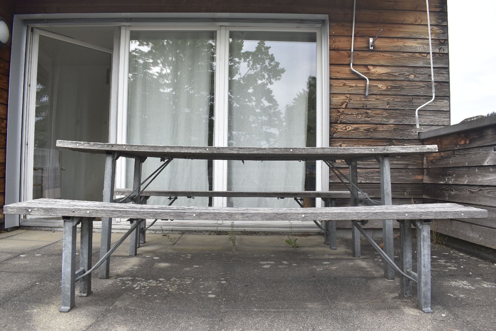 Tables: Holztisch und -bänke – D'occasion à St. Gallen par rah_lr55 2