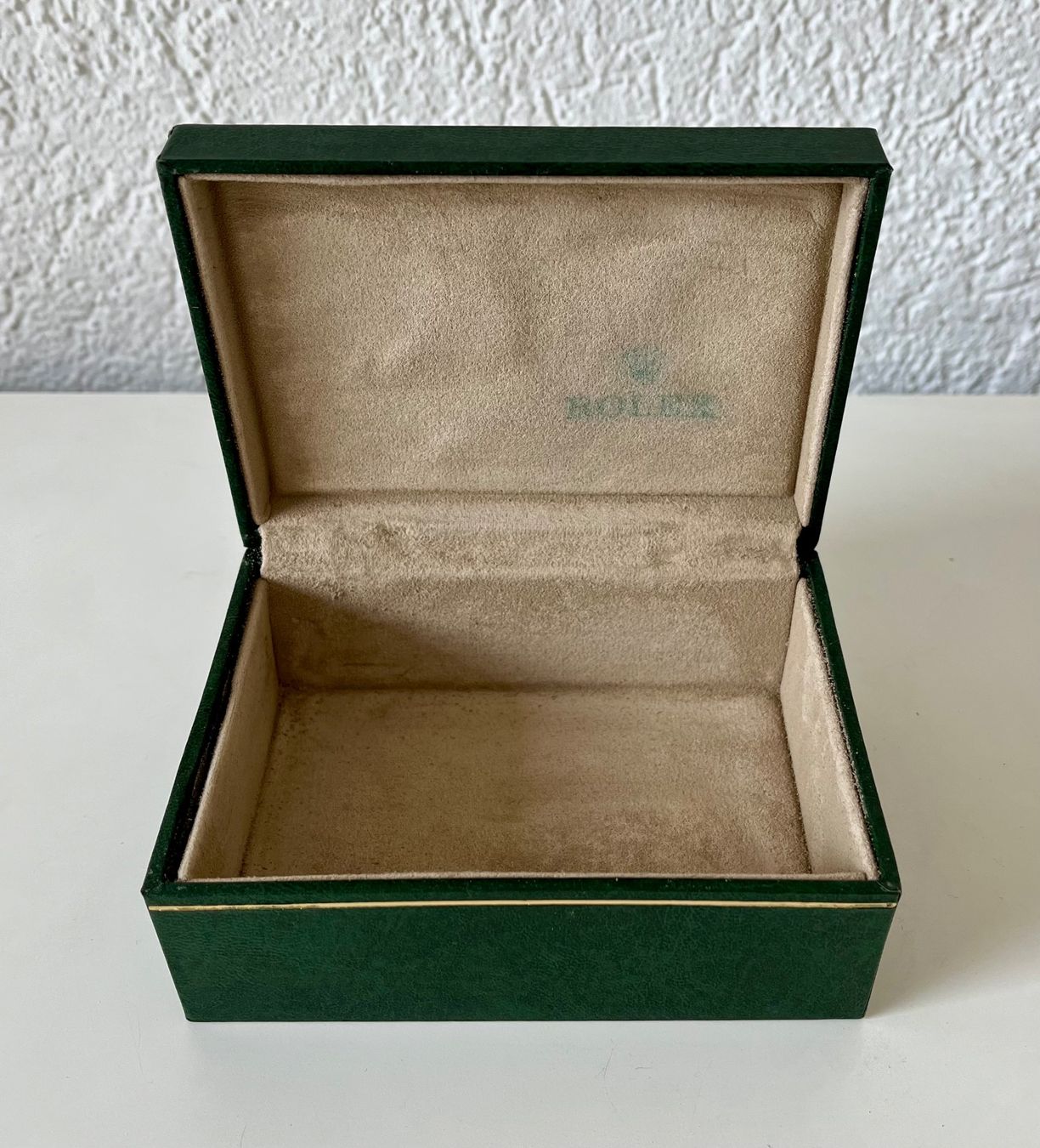 Rolex Boîtes de montres: 👍 Rare boîte Rolex vintage référence 06.00.06 👍 – D'occasion à Genève par Lalili 2