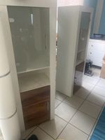 Vitrine weiss Holz Tueren Glastueren Mittelfach guter Zustan