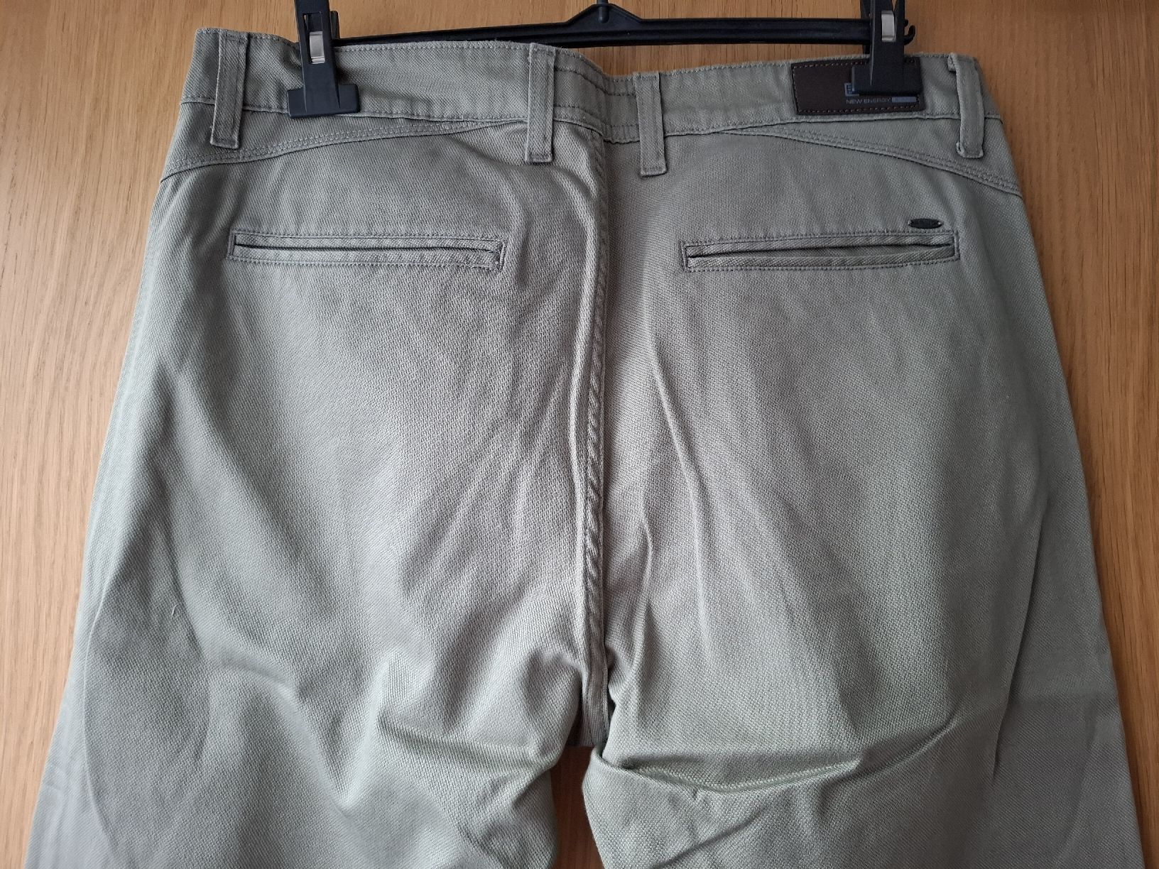 Pantaloni: Hose Taupe 38/34 Top – Usato da St.Gallen venduto da LaMiSa 3