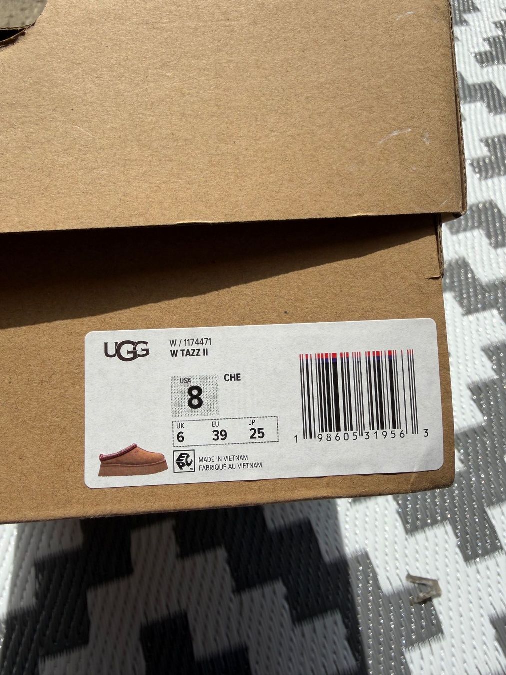 Ugg Chaussures femmes: UGG W Tazz II mit Originalverpackung, Grösse 39 – Neuf (Voir description) à Wald ZH par Apy 4