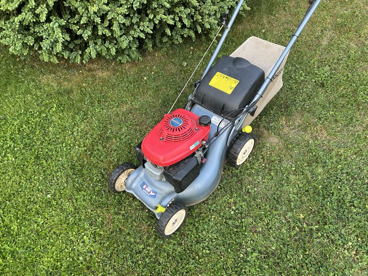 Honda Tagliaerba: Honda Rasenmäher mit Radantrieb – Usato da Hofstetten SO venduto da sambirke 1