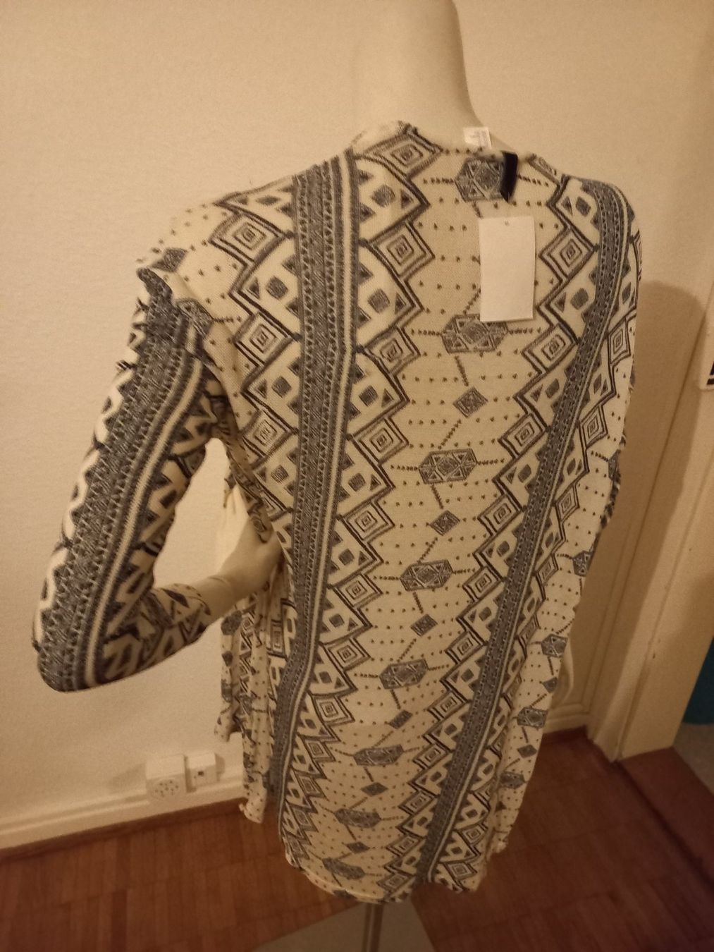 H&M Vestes: Strickjacke – Neuf (Voir description) à Basel par zaa_7ft5 1
