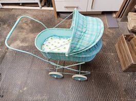 Puppenwagen altmodisch 70er