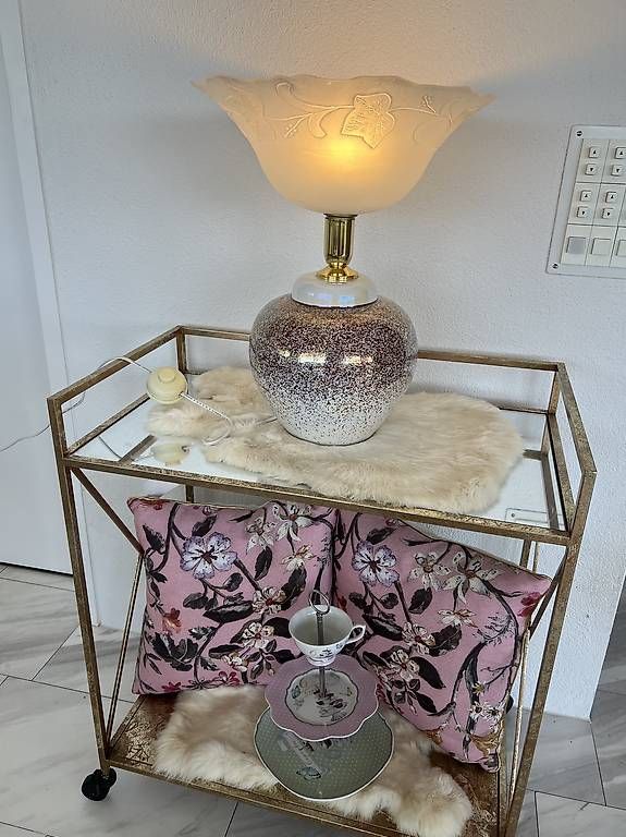 Lampade: Tischlampe Keramik  mit Glas Lampenschirm hell – Usato da Rehetobel venduto da Saentis111