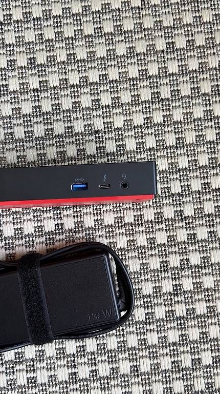 Lenovo Docking station: Lenovo Thinderbolt 3 Dock G2 – D'occasion à Schwerzenbach par Amv_w2s 1