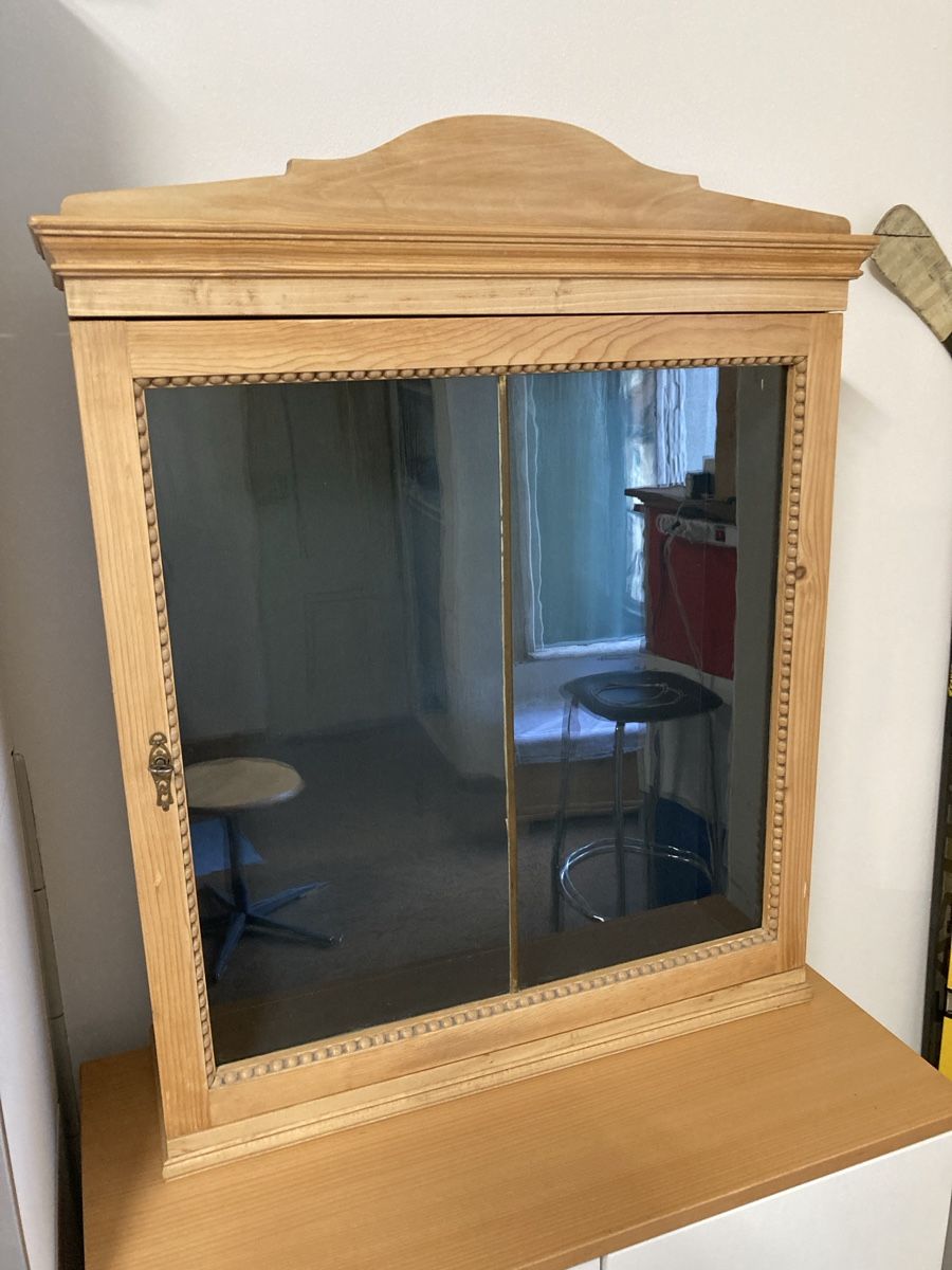 Vitrines: Holz Vitrine – D'occasion à Rüti ZH par wankelpower
