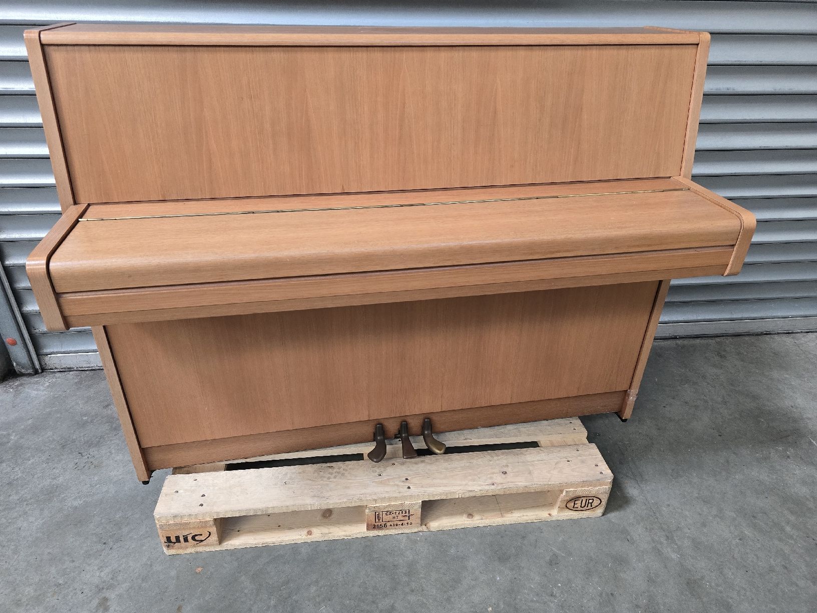 Yamaha Strumenti musicali: Klavier Yamaha C2764644 mit Hocker – Usato da Basel venduto da Esso123 4