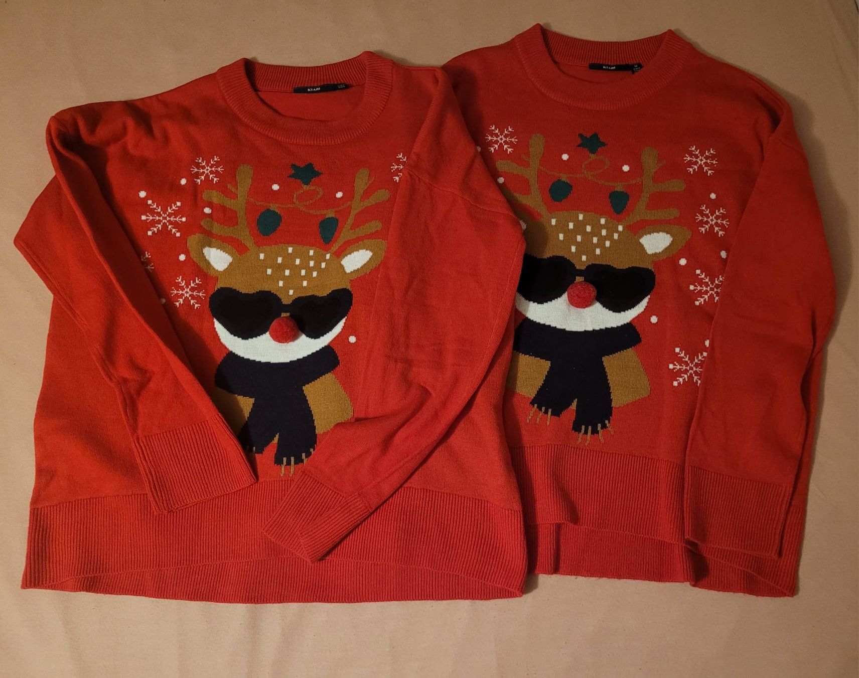 Lots de vêtements: lot de 2 pull de Noël taille M – D'occasion à Conthey par arn_86vf