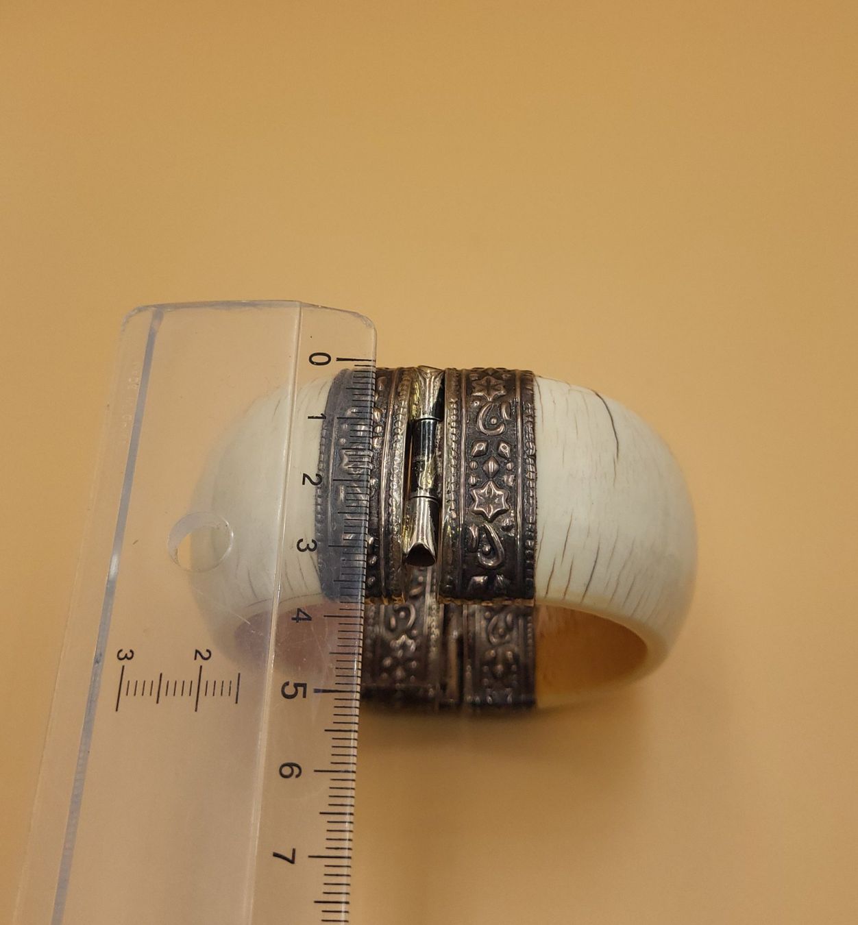 Armbänder & -reifen: Antiker Armreif mit Silber Verschluss – Gebraucht aus Wald ZH von SwissPawnshop 6