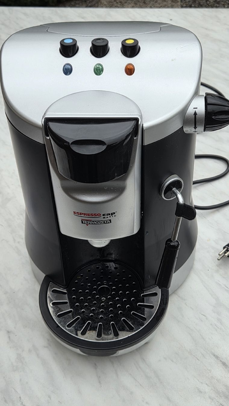 Macchine per caffè & Macchine per espresso: Kaffee Kapselmaschine – Usato da Hedingen venduto da pau_7sw9 6
