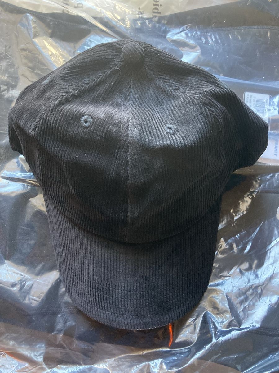 Chapeaux, bonnets & casquettes: Cap Hut Schwarz – Neuf avec emballage d'origine à Aarwangen par to-hirschi