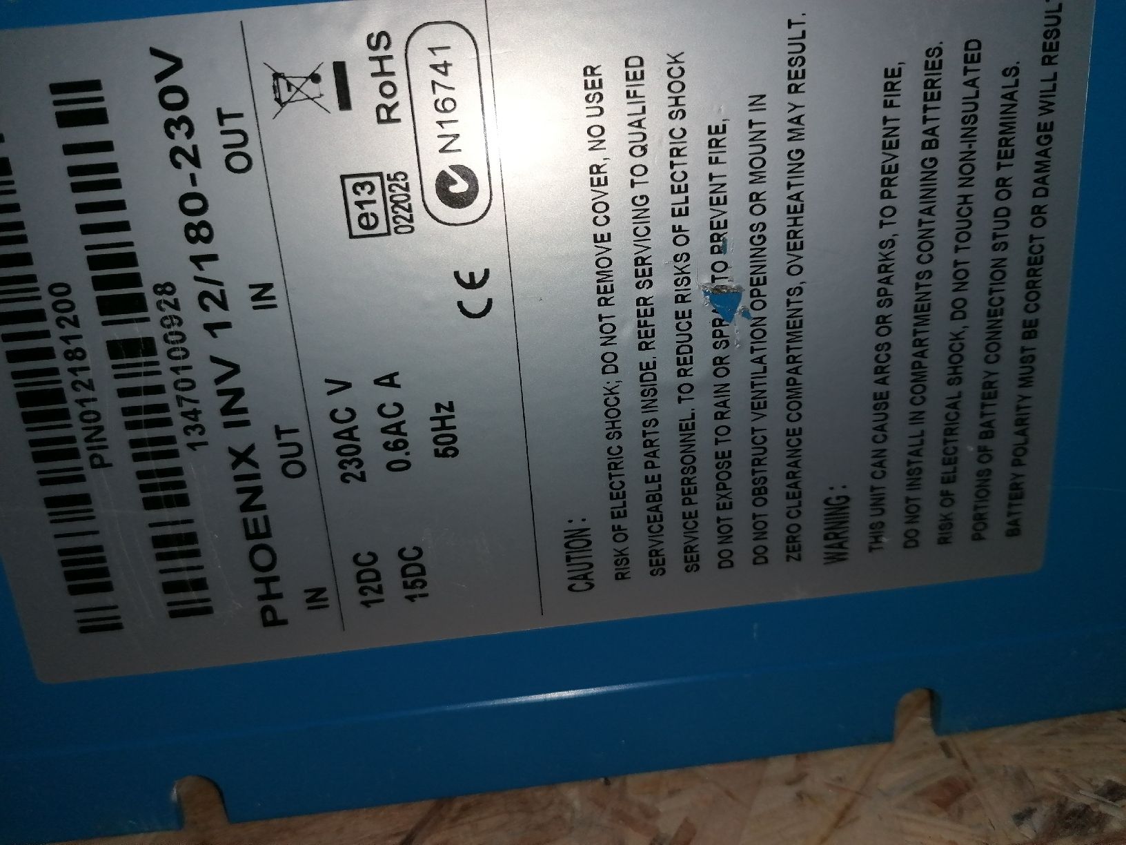 Victron Inverter: Inverter 12v/220v – Nuovo (secondo la descrizione) da Bülach venduto da dan_jdf8 1