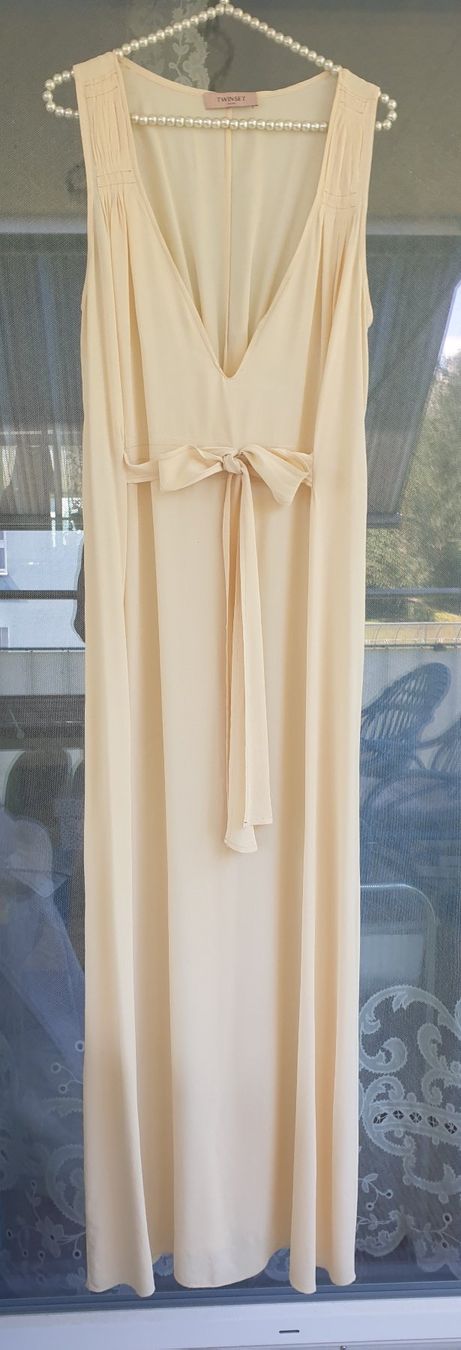 Twinset Vestiti: Kleid TWINSET,Ch-Gr.38 ,160 Fr. – Usato da Bülach venduto da reguskon