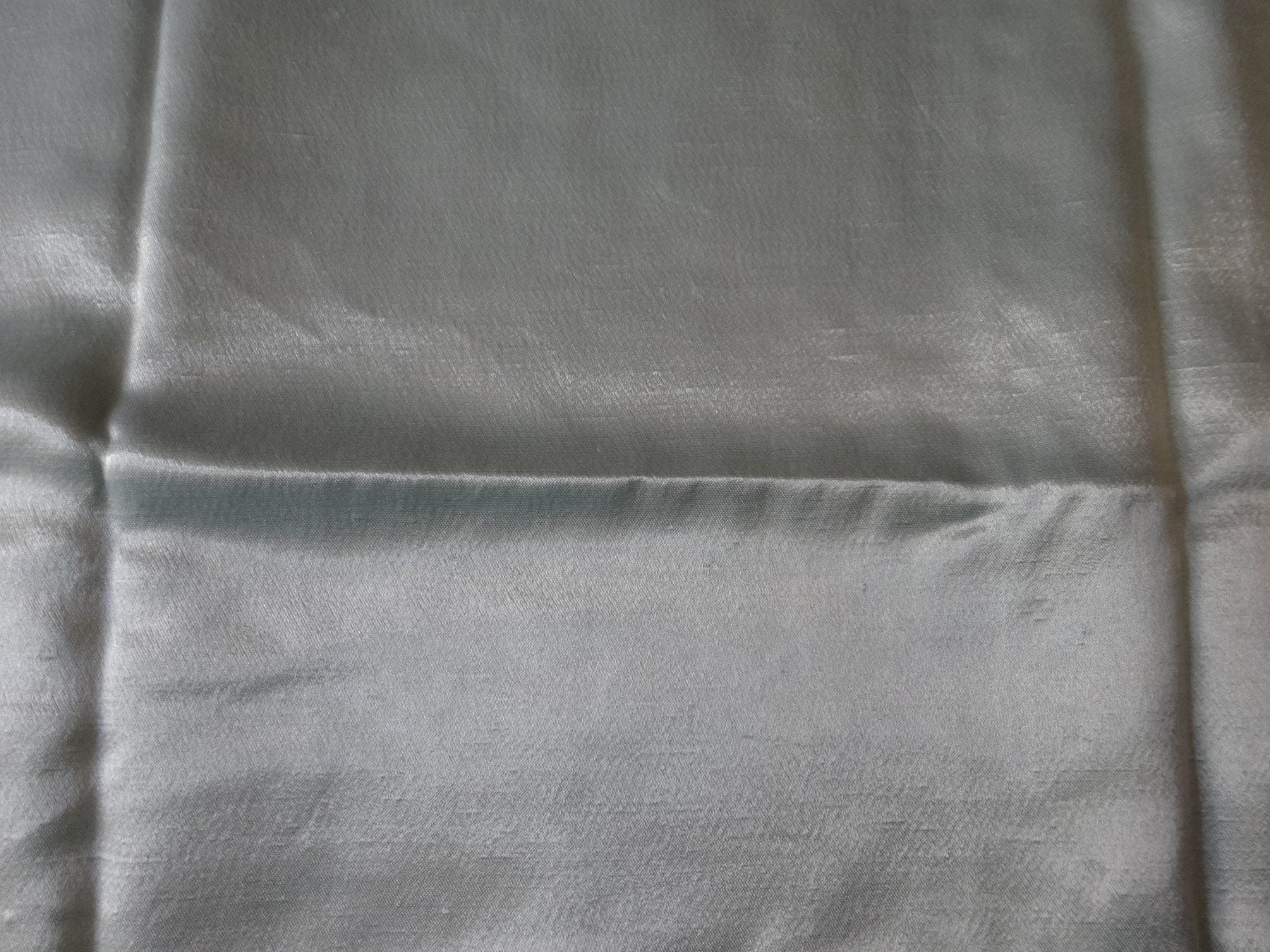 Toutes les décorations: Grand napperon en satin – Neuf avec emballage d'origine à Biel/Bienne par milamila02 2