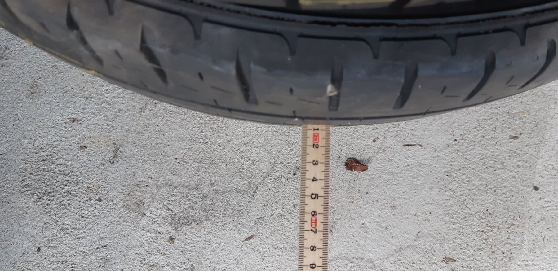 Pirelli Pneus & Kompletträder: Sommerreifen 215/65 R16C – Gebraucht aus Gossau SG von Kalaluma 4