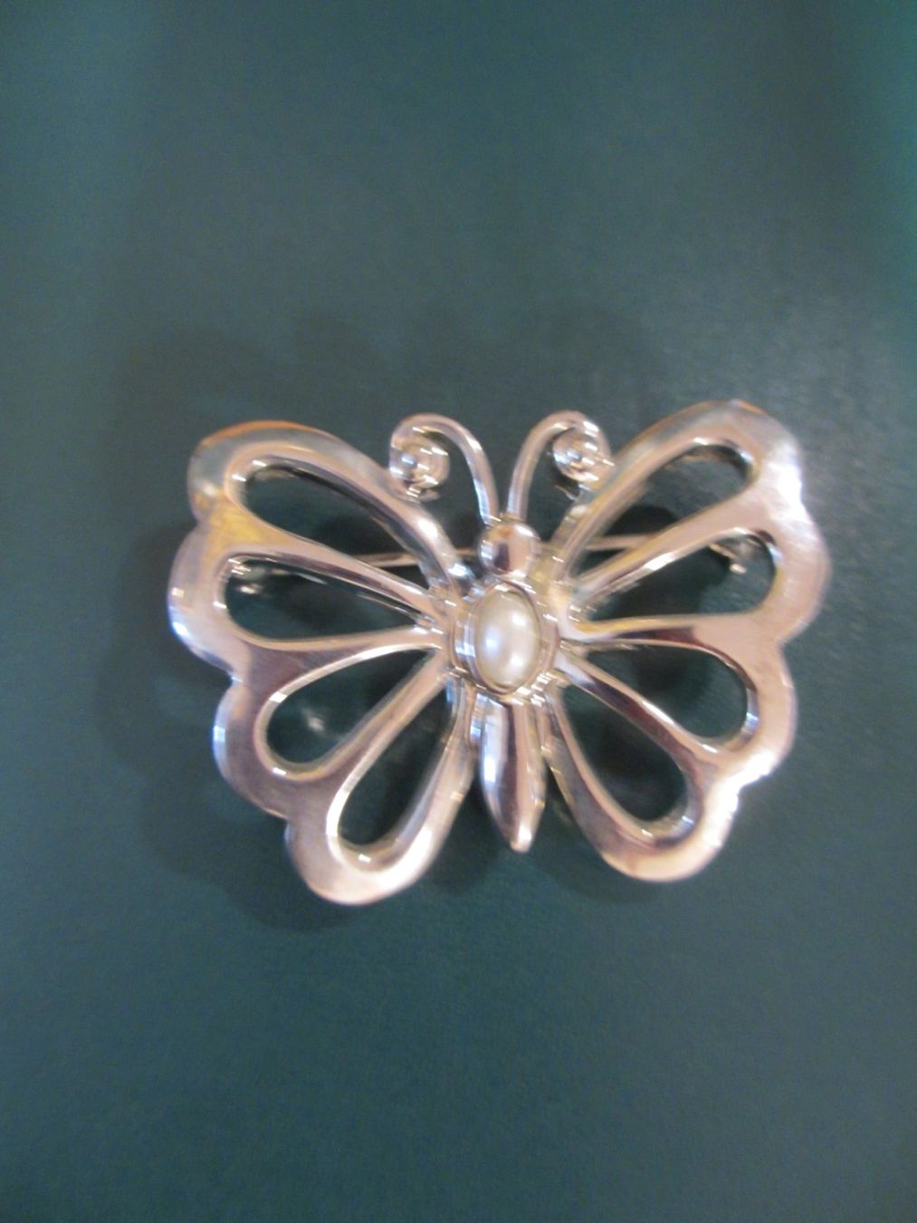 Spille & Fermagli: Brosche Schmetterling mit Perle Vintage Modeschmuck – Nuovo (secondo la descrizione) da Herisau venduto da fan_h9qj
