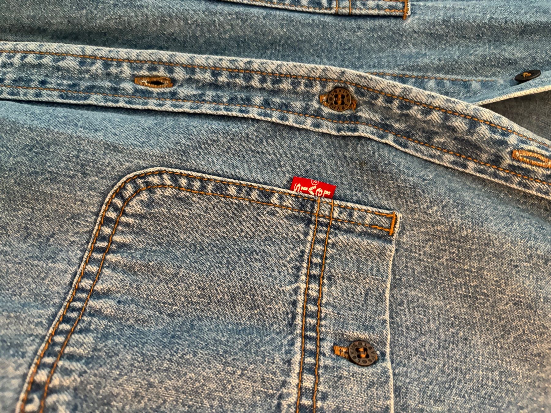 Chemisiers: Jeanshemd Levis – D'occasion à Basel par met_d6zt 1