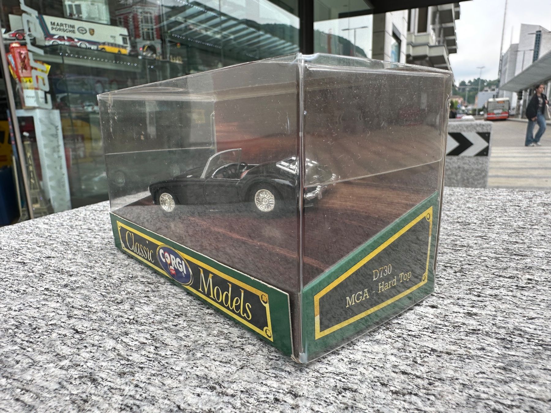 Kit di modellismo & Modellini statici: Corgi Classic 1:43 MGA D730 Hard Top – Usato da Chiasso venduto da Carrara-Modellismo 1