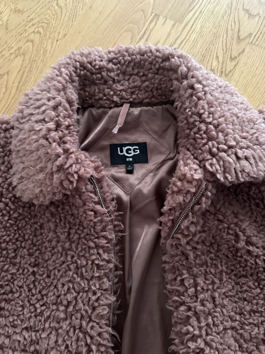 Ugg Giacche: UGG Jacke – Usato da Rüegsauschachen venduto da nai_2jfm 1