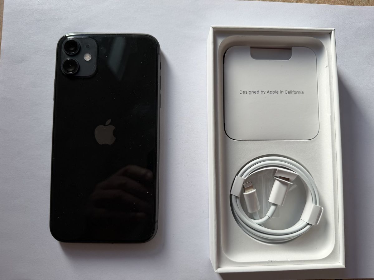 Apple Telefoni cellulari / Smartphones: IPHONE 11 A2221 CON BATTERIA NUOVA E AIRPODS 3 – Usato da Gordola venduto da Topino02 2