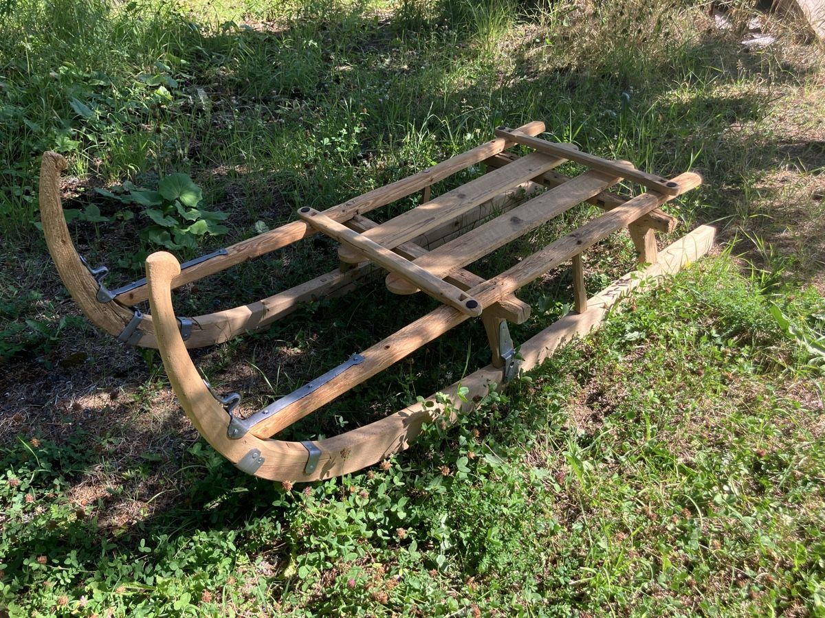 Schlitteln: Schlitten Holz antik gebraucht – Gebraucht aus Arosa von ong_fv5d