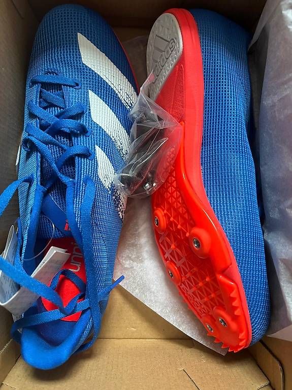 Scarpe da uomo: A vendre NEUF chaussures pointes ADIDAS, taille 40 – Usato da Marin-Epagnier venduto da Moi