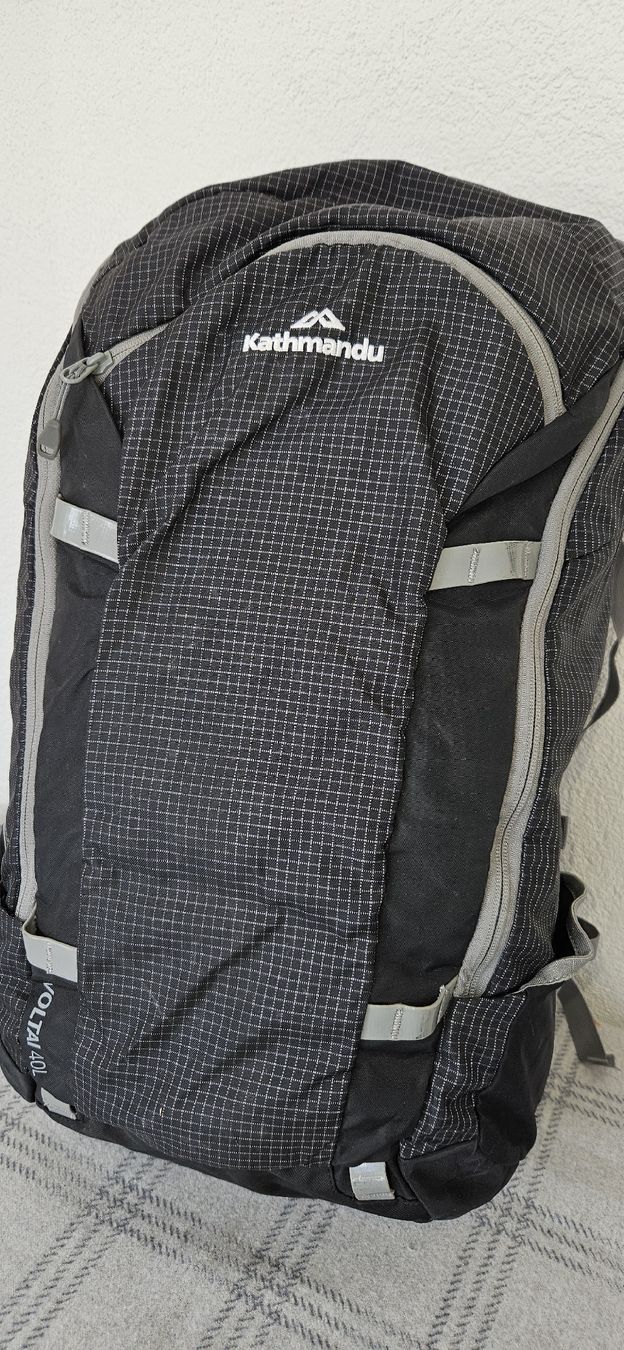 Rucksäcke: Reise- Backpacker-Tramper Rucksack Kathmandu Voltai 40L – Gebraucht aus Münchenbuchsee von Camelot1 4