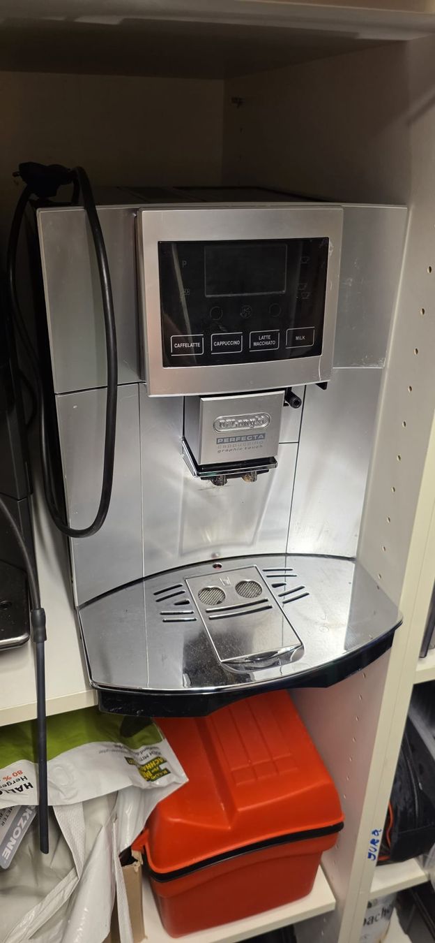 Machines à café & Machines à expresso: Kaffeemaschine DEFEKT – Défectueux à Zürich par Pbilja 3
