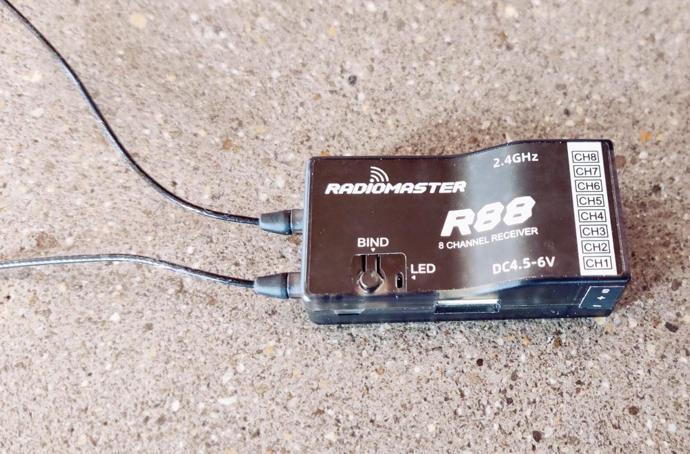 RadioMaster R88 D8 kompatibler 8-Kanal PWM Empfänger | Kaufen auf Ricardo