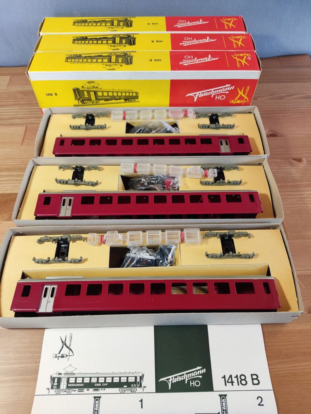 Fleischmann Modellini di ferrovie: 3x Fleischmann HO 1418 B Speisewagen OVP – Nuovo e nell'imballaggio originale da Tafers venduto da LitusPS 1